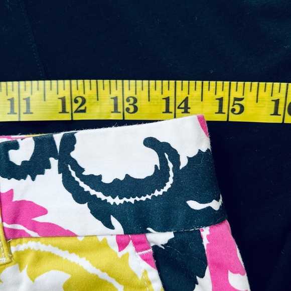 Banana Republic Milly Collection Shorts, Filigree patterned, ladies Size 0. - Picture 15 of 16